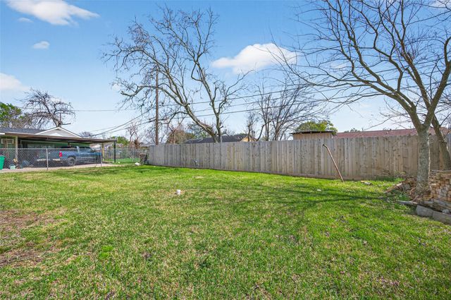 2202 Alabama Street, Baytown, TX 77520