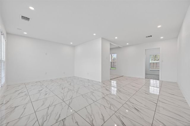 2202 Alabama Street, Baytown, TX 77520