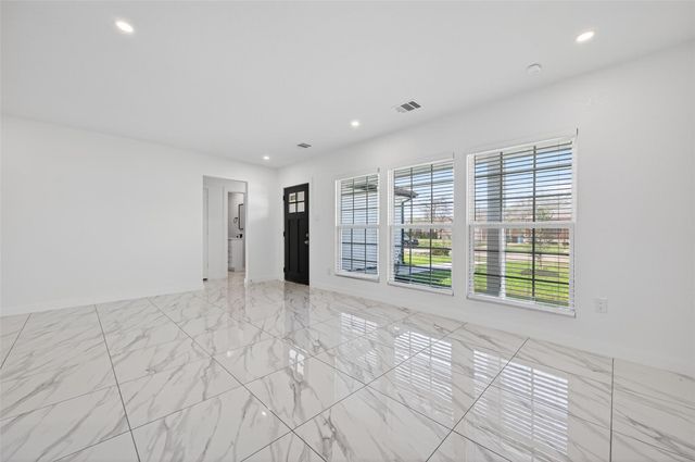 2202 Alabama Street, Baytown, TX 77520