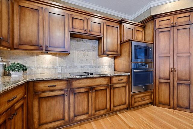 14408 Fairway Street, Leawood, KS 66224