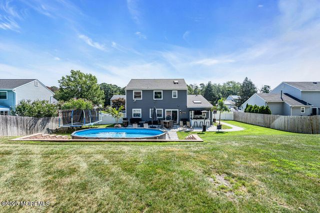 77 Oak Glen Road, Toms River, NJ 08753