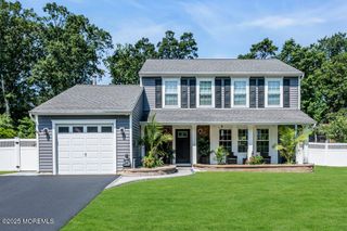 77 Oak Glen Road, Toms River, NJ 08753
