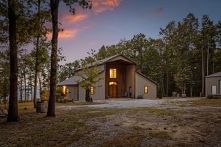 400 Maple Trail, Pikeville, TN 37367