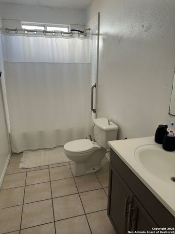 7643 Oak Chase, San Antonio, TX 78239