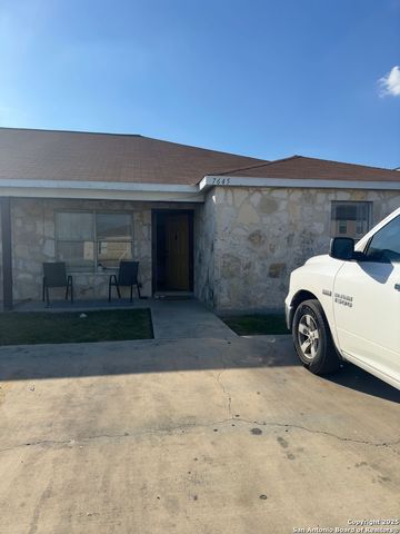 7643 Oak Chase, San Antonio, TX 78239