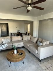 7643 Oak Chase, San Antonio, TX 78239