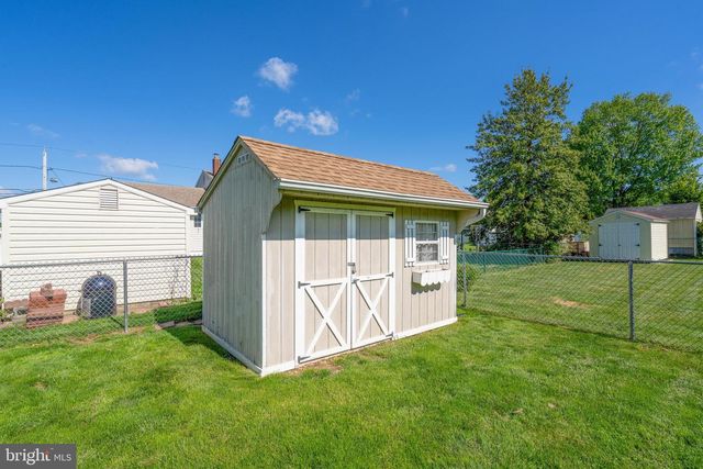 16 BONNIE RAE DR, Hamilton, NJ 08620