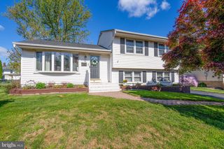 16 BONNIE RAE DR, Hamilton, NJ 08620
