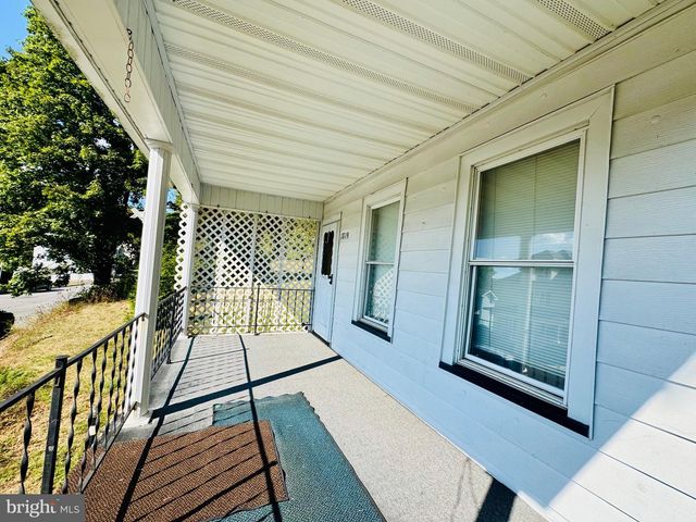 1819 WASHINGTON ST, Huntingdon, PA 16652