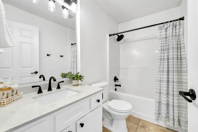 5432 E Brook Drive, Crestview, FL 32539