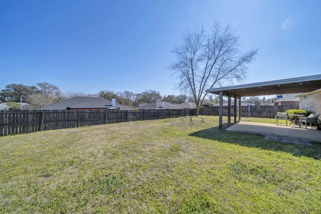 5432 E Brook Drive, Crestview, FL 32539