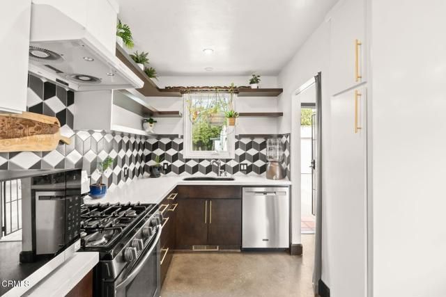 61 W Center Street, Ventura, CA 93001