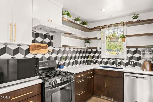 61 W Center Street, Ventura, CA 93001