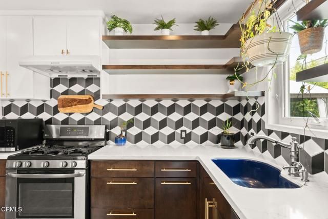 61 W Center Street, Ventura, CA 93001