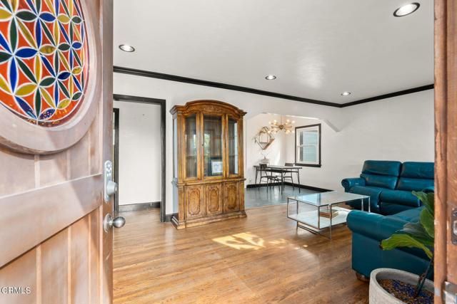 61 W Center Street, Ventura, CA 93001