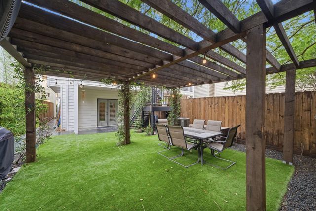 516 Asbury Street, Houston, TX 77007