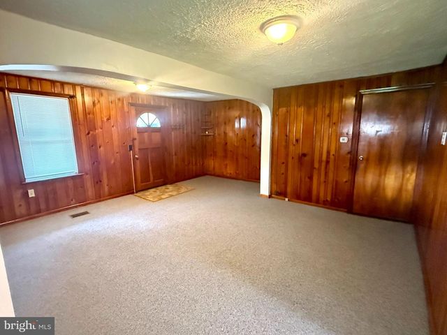 30 E CALIFORNIA STREET, Mercersburg, PA 17236
