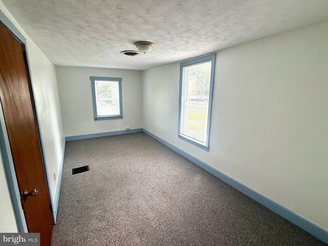 30 E CALIFORNIA STREET, Mercersburg, PA 17236