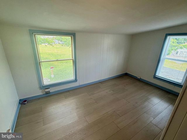 30 E CALIFORNIA STREET, Mercersburg, PA 17236
