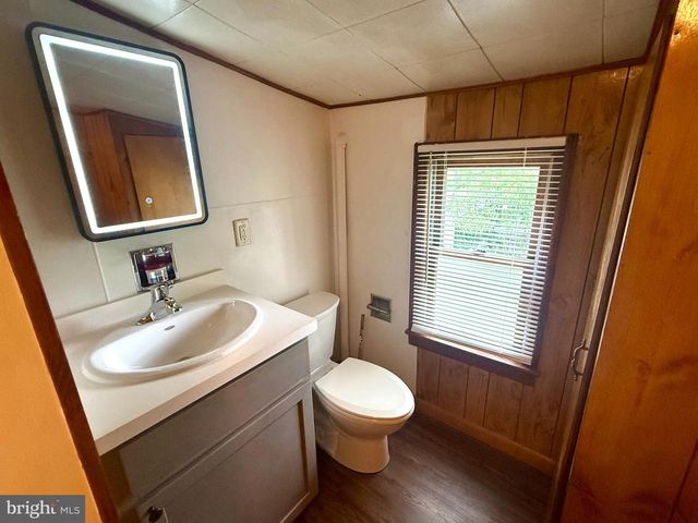30 E CALIFORNIA STREET, Mercersburg, PA 17236
