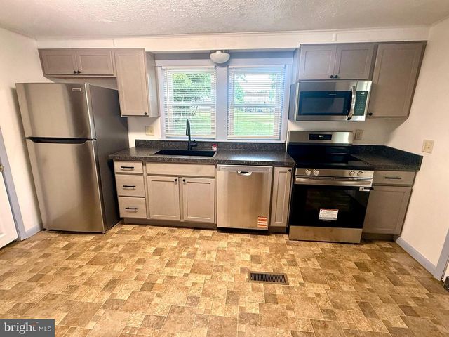 30 E CALIFORNIA STREET, Mercersburg, PA 17236