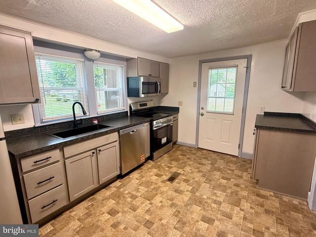 30 E CALIFORNIA STREET, Mercersburg, PA 17236