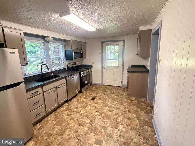 30 E CALIFORNIA STREET, Mercersburg, PA 17236