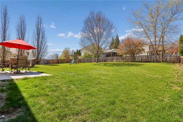 101 Lindemann Dr., Iowa City, IA 52245