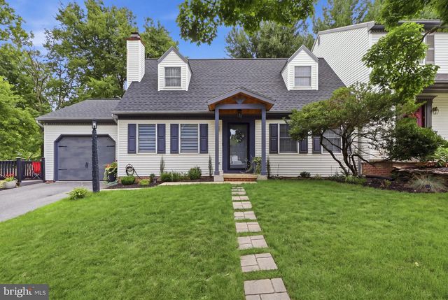 6 DEEP HOLLOW LN, Lancaster, PA 17603