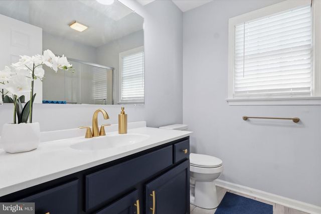 6 DEEP HOLLOW LN, Lancaster, PA 17603
