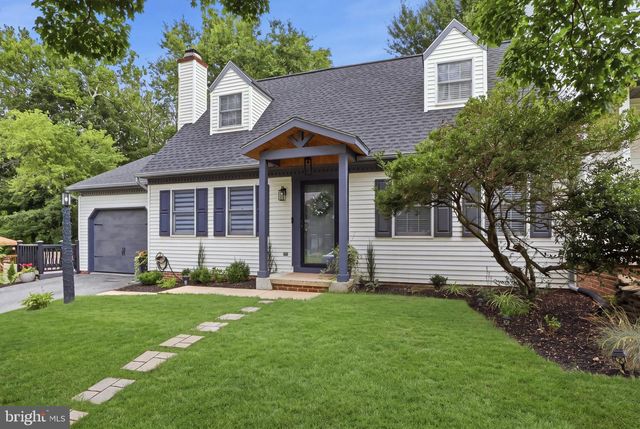6 DEEP HOLLOW LN, Lancaster, PA 17603