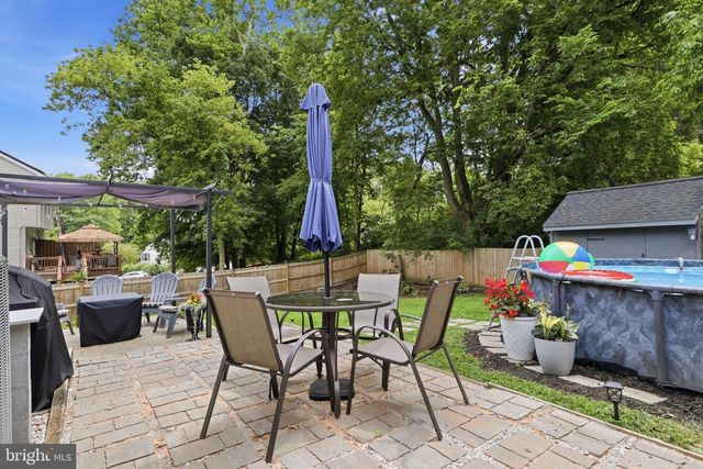 6 DEEP HOLLOW LN, Lancaster, PA 17603