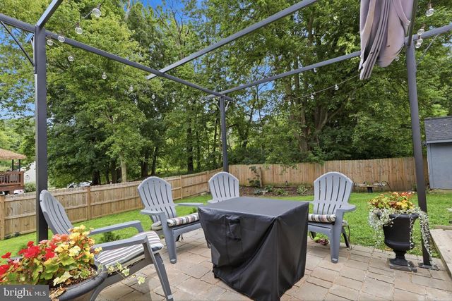 6 DEEP HOLLOW LN, Lancaster, PA 17603