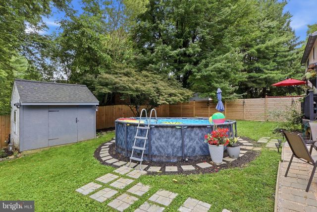 6 DEEP HOLLOW LN, Lancaster, PA 17603