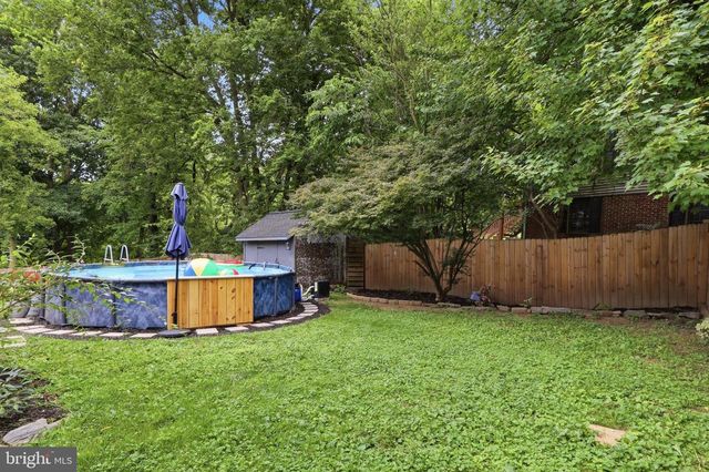 6 DEEP HOLLOW LN, Lancaster, PA 17603