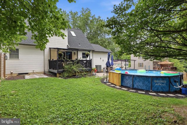 6 DEEP HOLLOW LN, Lancaster, PA 17603