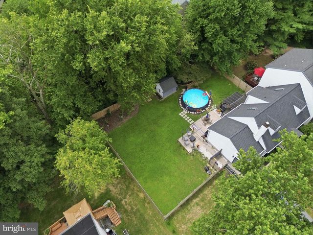 6 DEEP HOLLOW LN, Lancaster, PA 17603