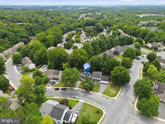 6 DEEP HOLLOW LN, Lancaster, PA 17603
