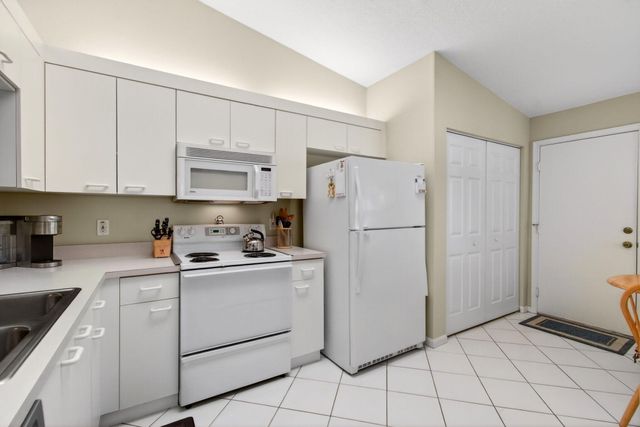 26 Sausalito Drive, Boynton Beach, FL 33436