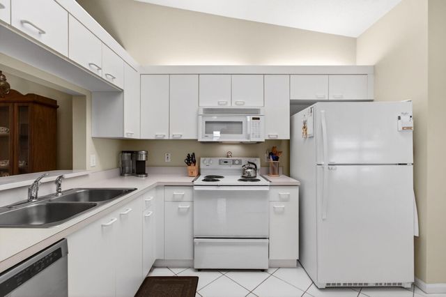 26 Sausalito Drive, Boynton Beach, FL 33436