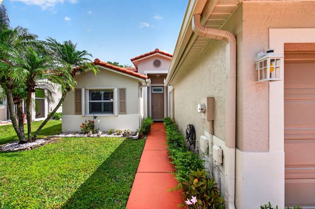 26 Sausalito Drive, Boynton Beach, FL 33436