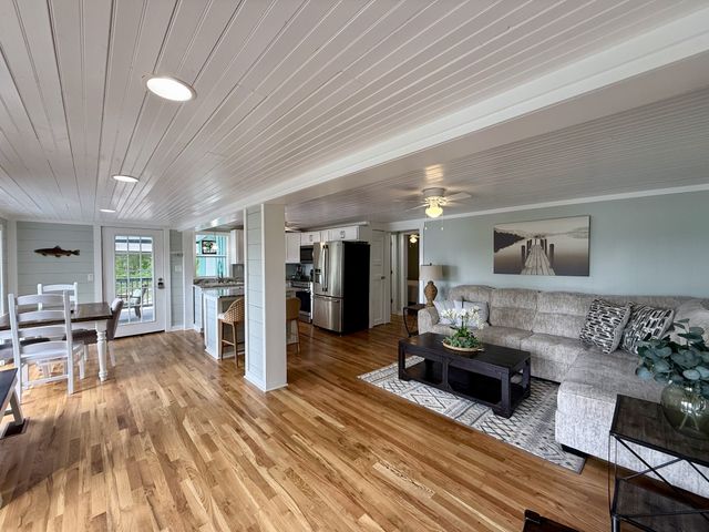 54 Lookout Ln, Waverly, TN 37185