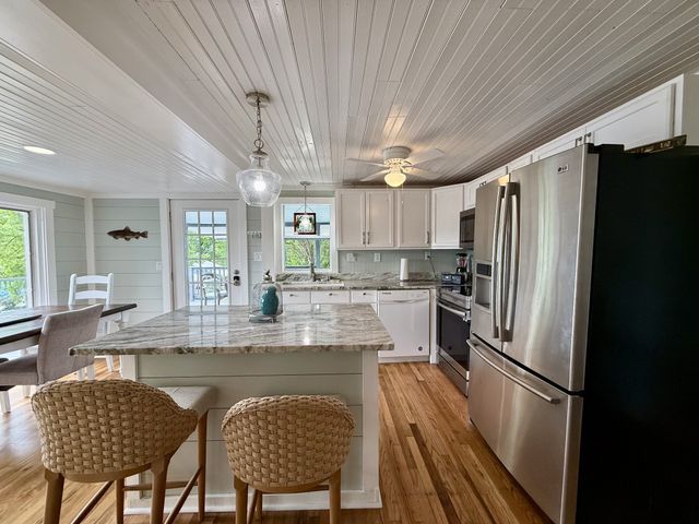 54 Lookout Ln, Waverly, TN 37185