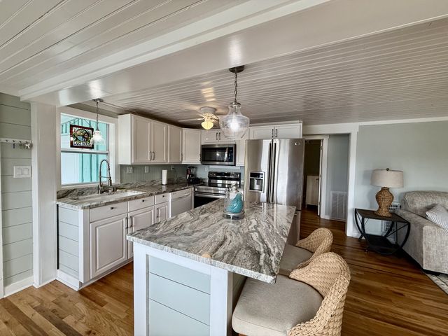 54 Lookout Ln, Waverly, TN 37185