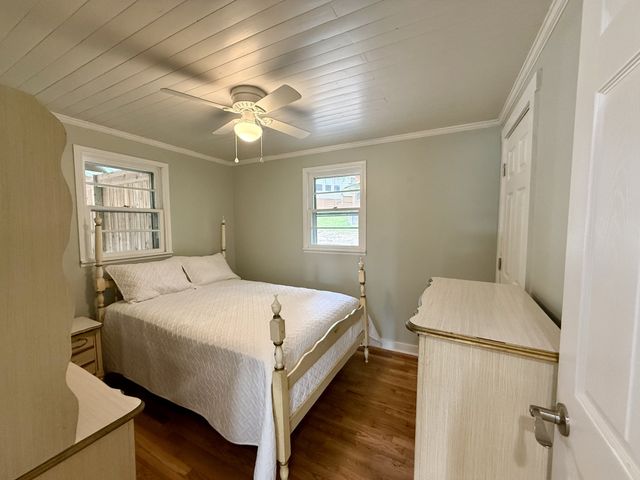 54 Lookout Ln, Waverly, TN 37185