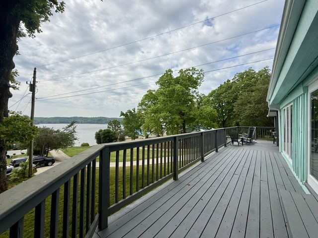54 Lookout Ln, Waverly, TN 37185