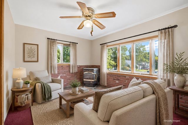 1259 Shawsheen St, Tewksbury, MA 01810