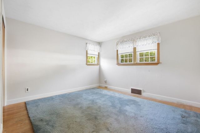 1259 Shawsheen St, Tewksbury, MA 01810
