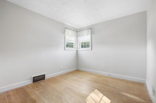 1259 Shawsheen St, Tewksbury, MA 01810