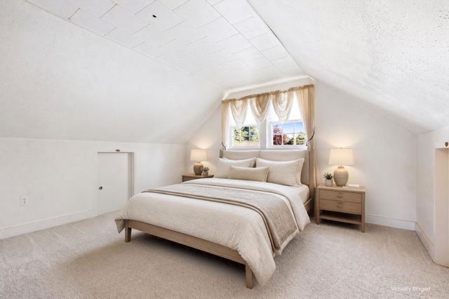 1259 Shawsheen St, Tewksbury, MA 01810